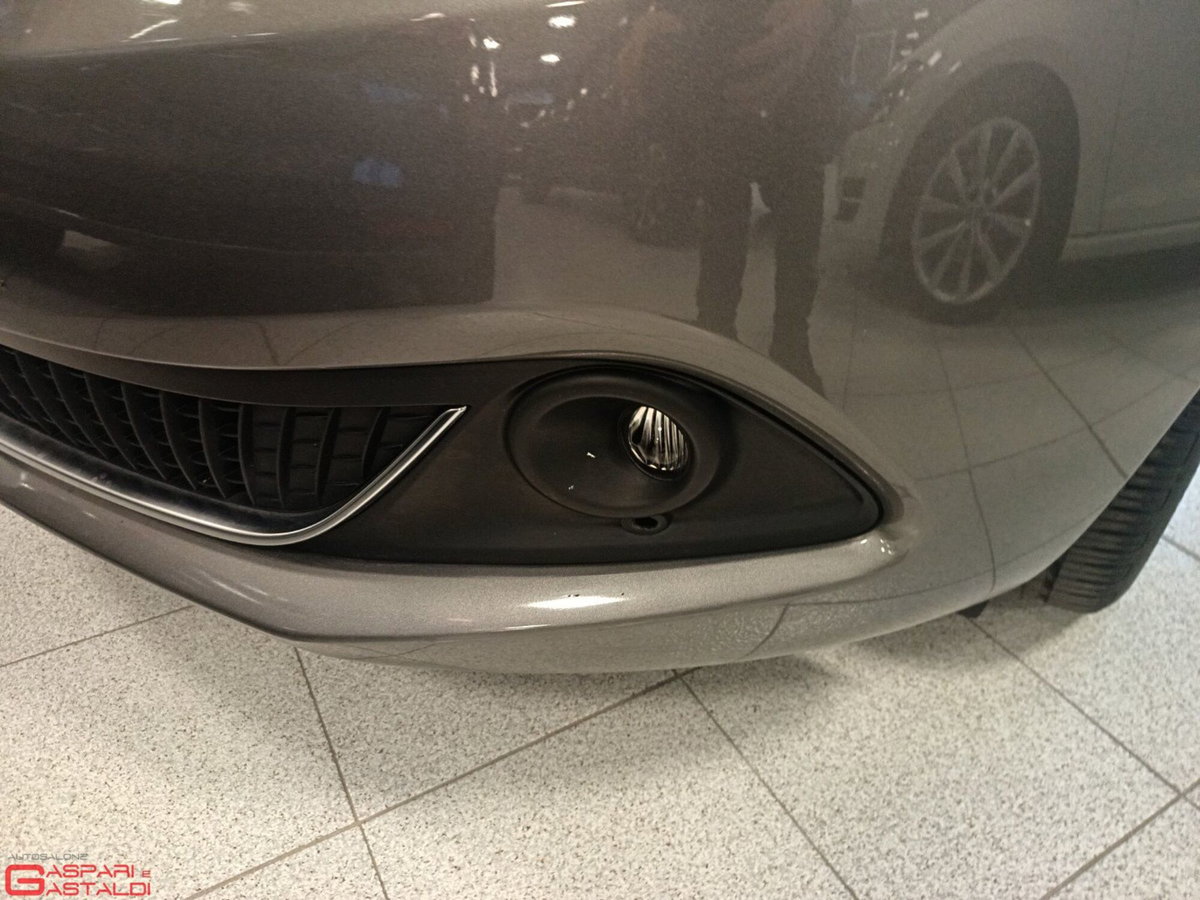 Lancia Ypsilon 1.0 FireFly 5 porte S&S Hybrid Ecochic Gold (20)