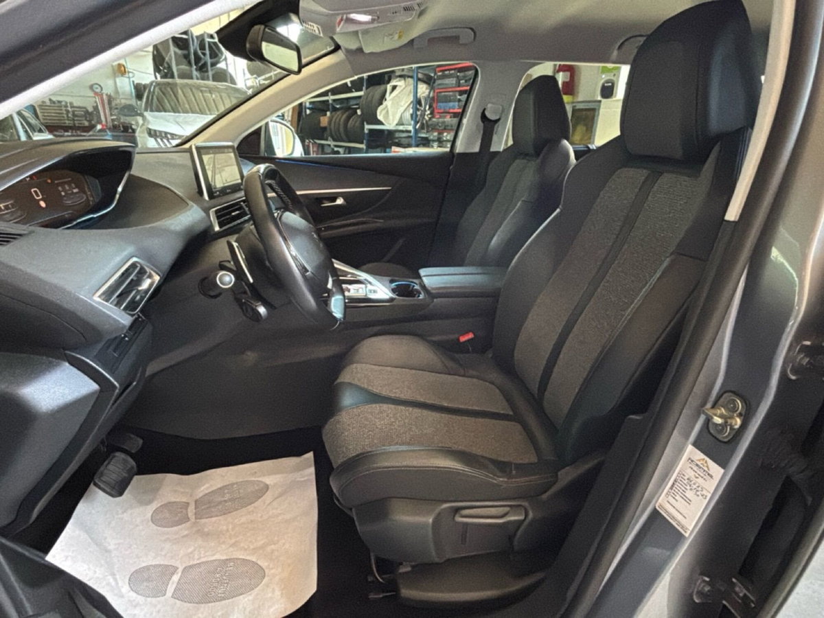 Peugeot 5008 BlueHDi 130 S&S EAT8 Allure (10)