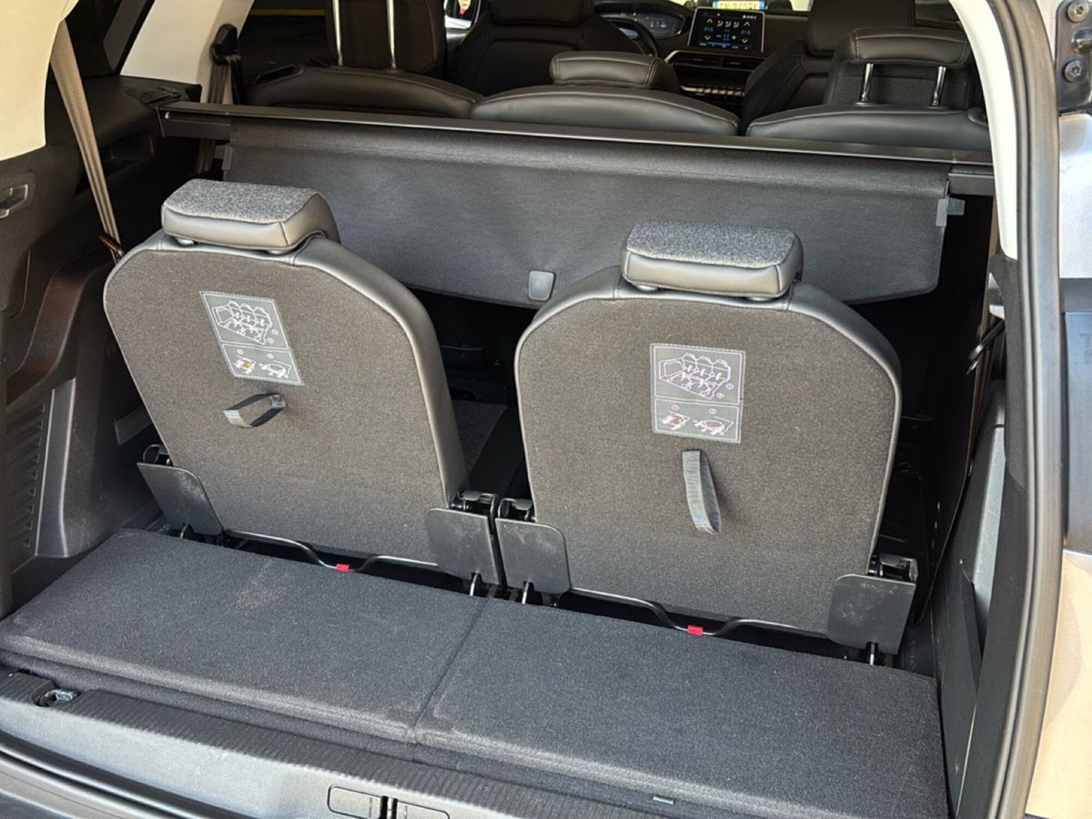 Peugeot 5008 BlueHDi 130 S&S EAT8 Allure (13)