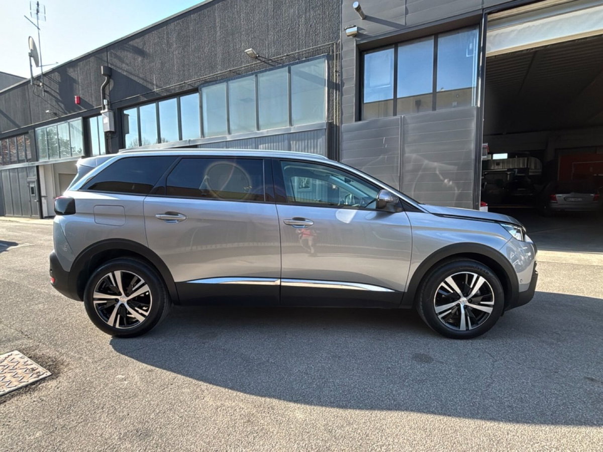 Peugeot 5008 BlueHDi 130 S&S EAT8 Allure (4)
