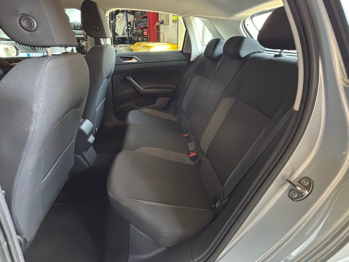 Volkswagen Polo 1.0 tsi Life 95cv (11)