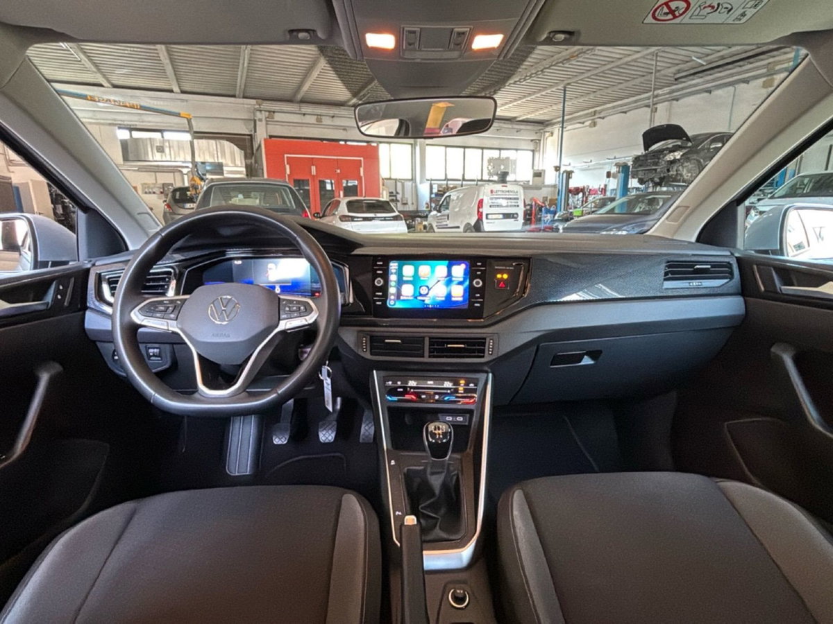 Volkswagen Polo 1.0 tsi Life 95cv (12)