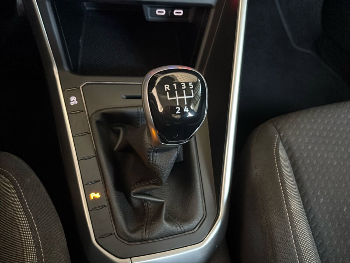 Volkswagen Polo 1.0 tsi Life 95cv (16)