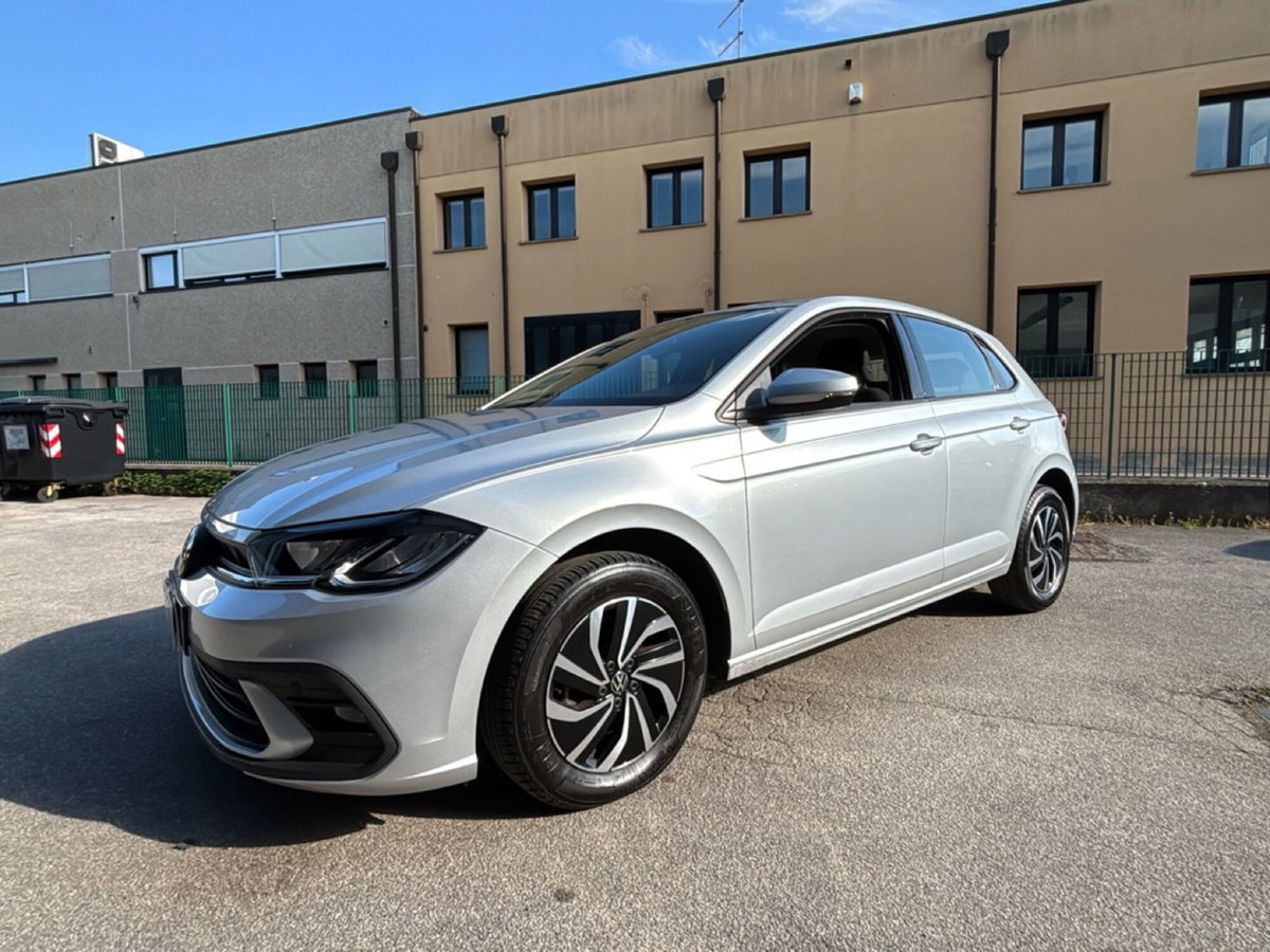 Volkswagen Polo 1.0 tsi Life 95cv (2)