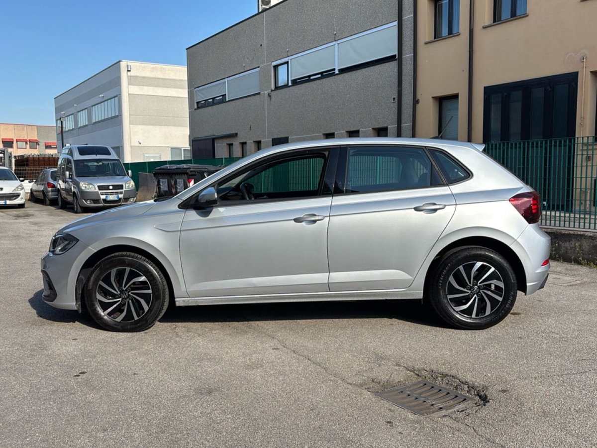 Volkswagen Polo 1.0 tsi Life 95cv (5)