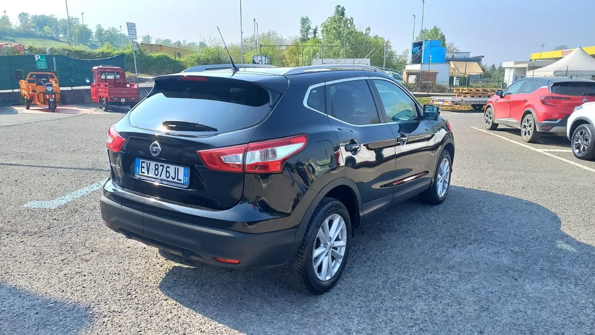 Nissan Qashqai 1.6 dCi 4WD Acenta Premium (3)