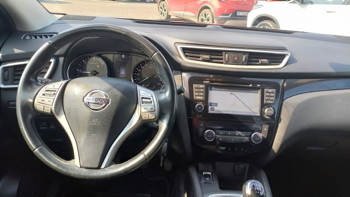 Nissan Qashqai 1.6 dCi 4WD Acenta Premium (8)