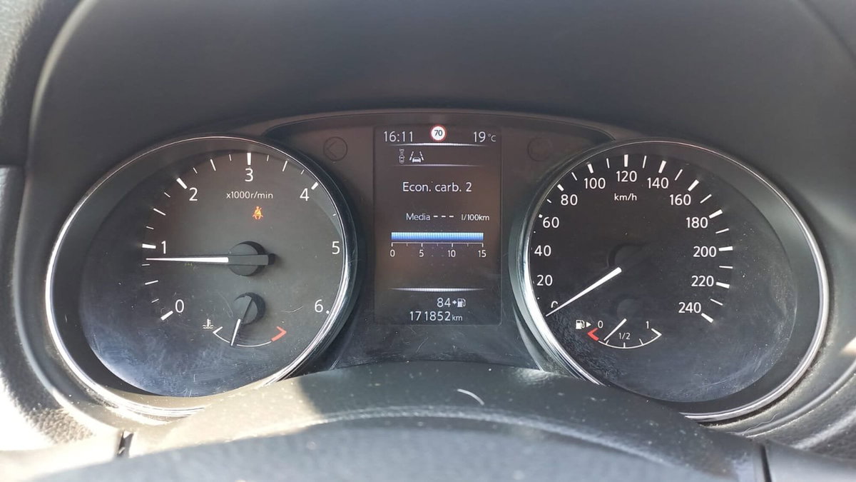 Nissan Qashqai 1.6 dCi 4WD Acenta Premium (9)