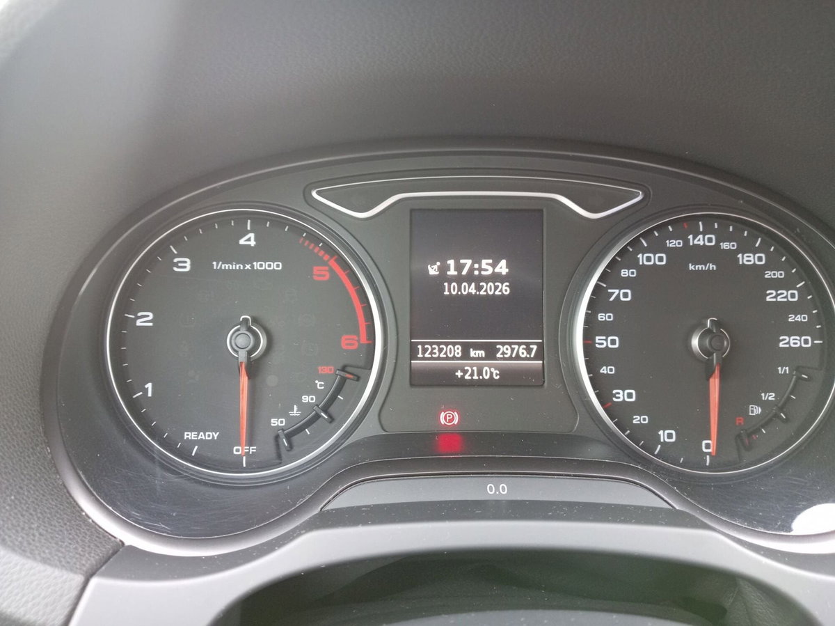 Audi A3 1.6 TDI clean diesel S tronic Ambition (2)