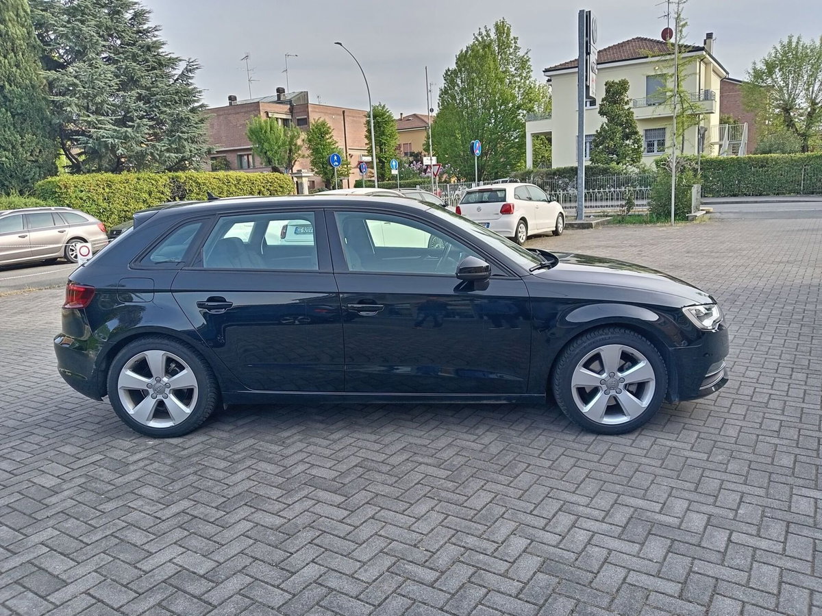 Audi A3 1.6 TDI clean diesel S tronic Ambition (7)