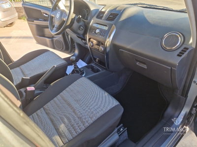 Fiat Sedici 2.0 MJT 16V DPF 4x4 Emotion (12)