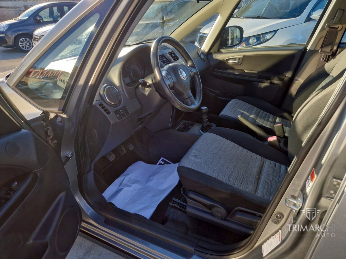 Fiat Sedici 2.0 MJT 16V DPF 4x4 Emotion (9)