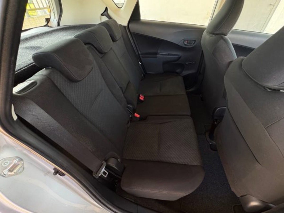 Toyota Verso-S 1.3 CVT Style (13)