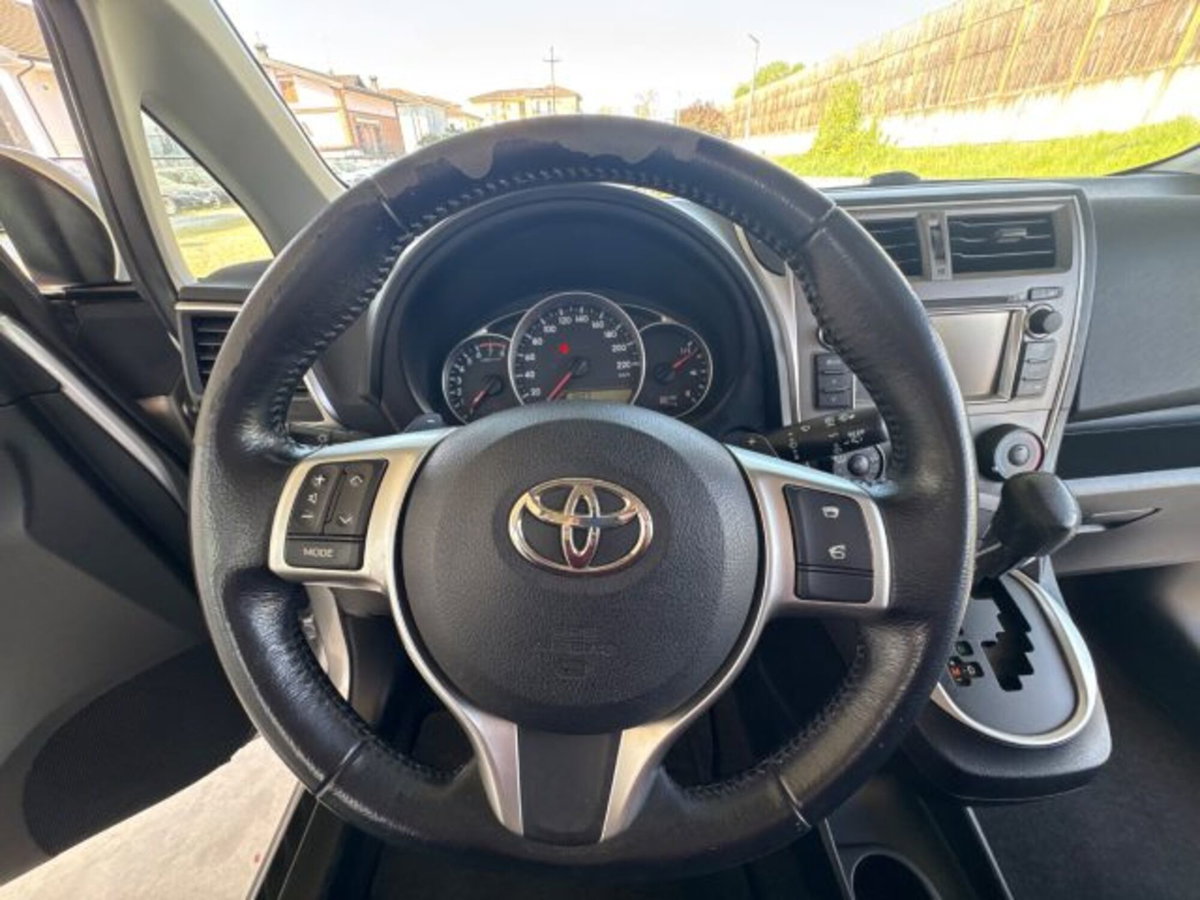Toyota Verso-S 1.3 CVT Style (19)