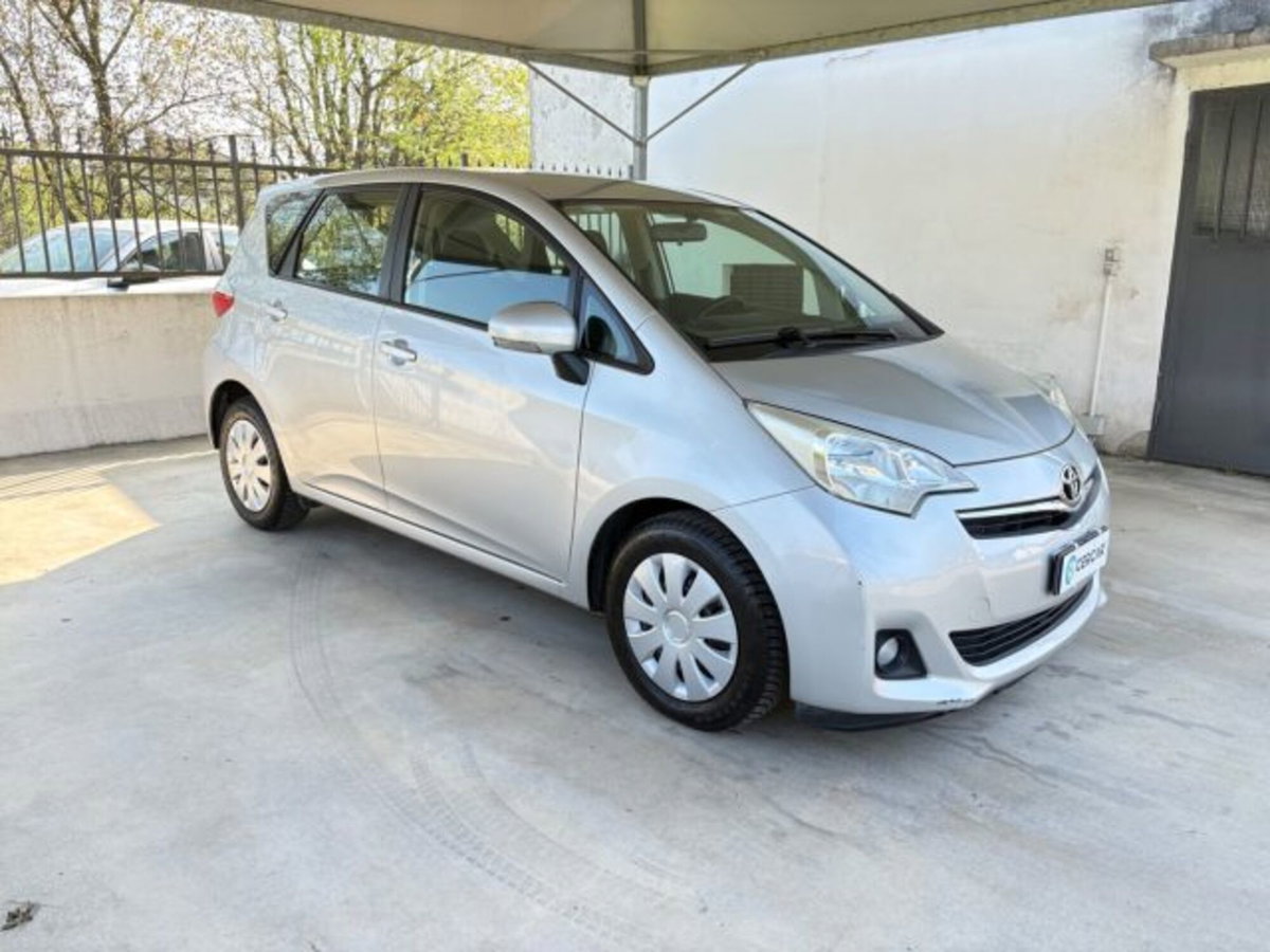 Toyota Verso-S 1.3 CVT Style (3)
