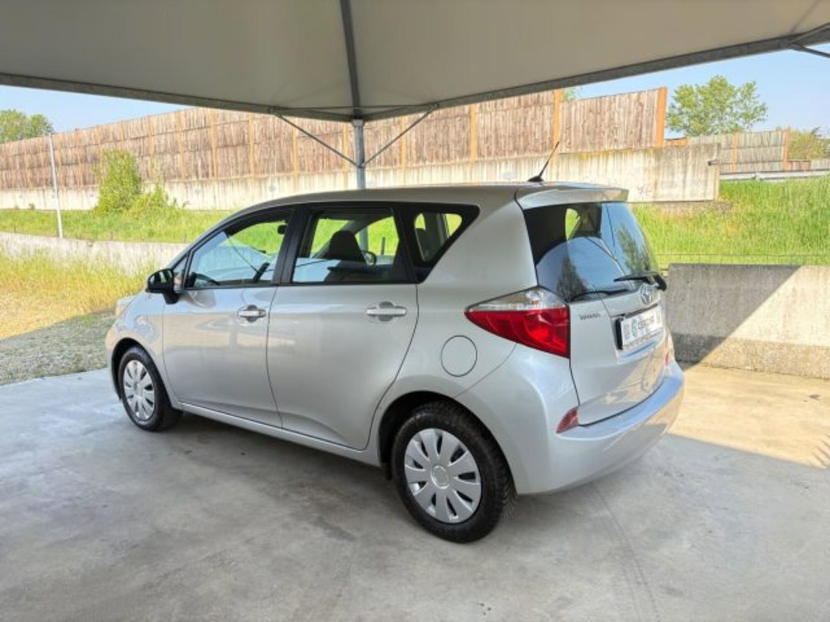 Toyota Verso-S 1.3 CVT Style (6)