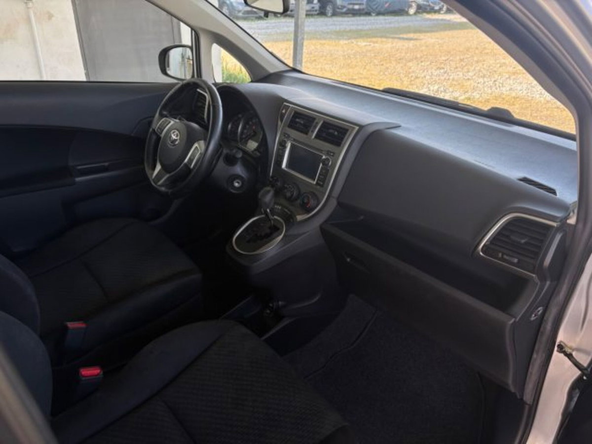 Toyota Verso-S 1.3 CVT Style (9)