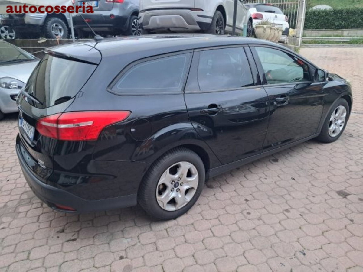 Ford Focus Station Wagon 1.0 EcoBoost 125 CV automatico SW Active (3)