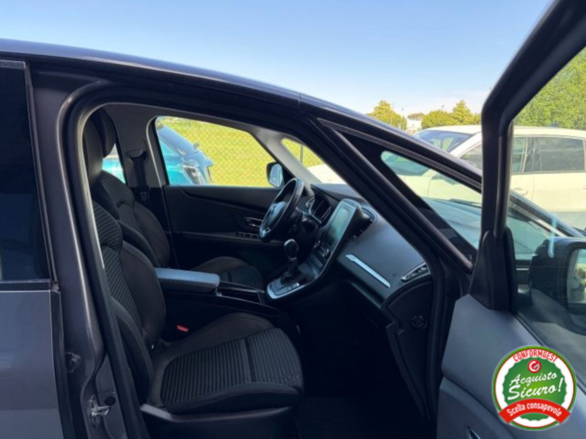 Renault Scenic E-Tech Electric 2.0 16V dCi Dynamique (12)