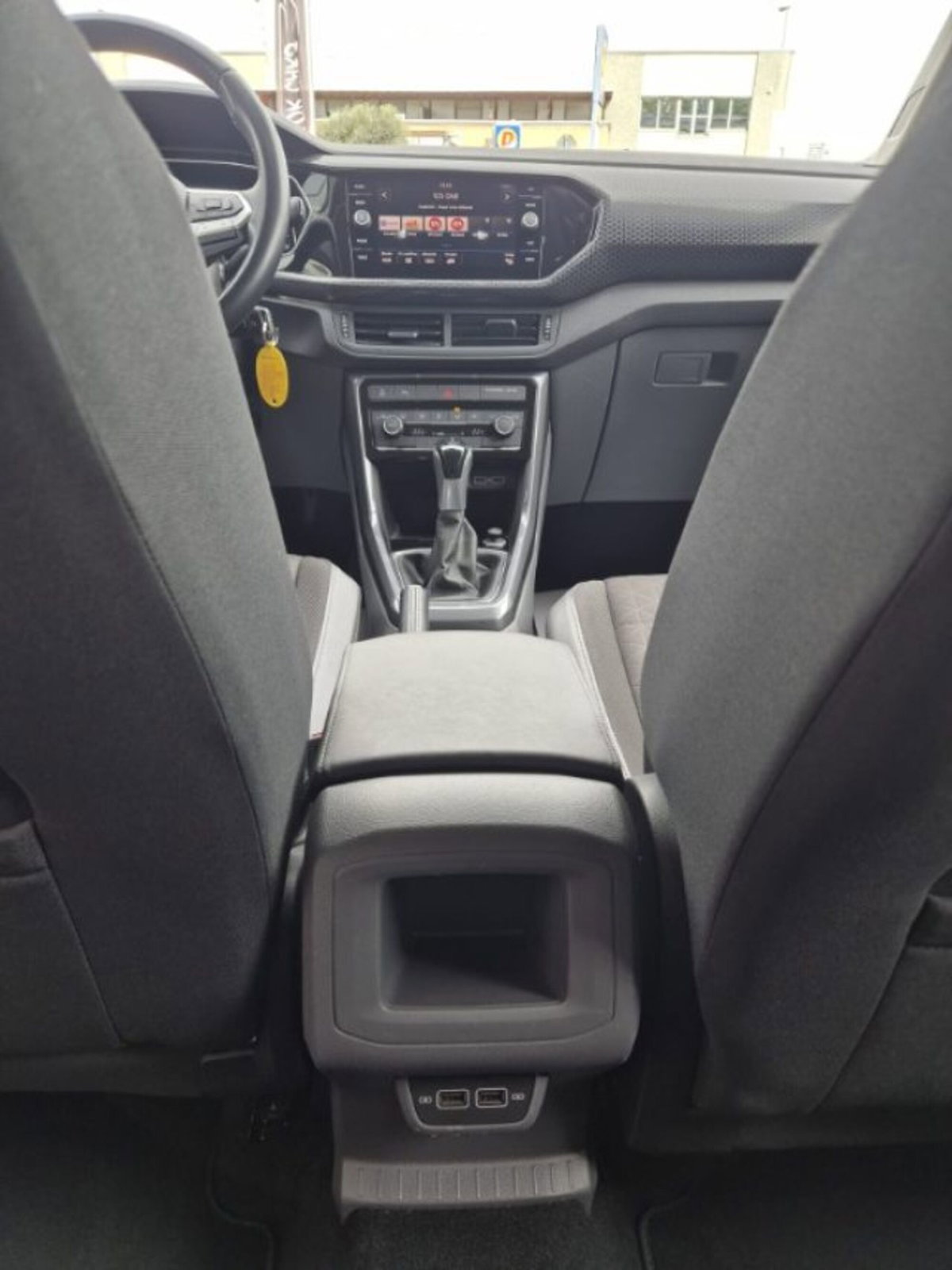 Volkswagen T-Cross 1.6 TDI DSG SCR Advanced BMT (12)