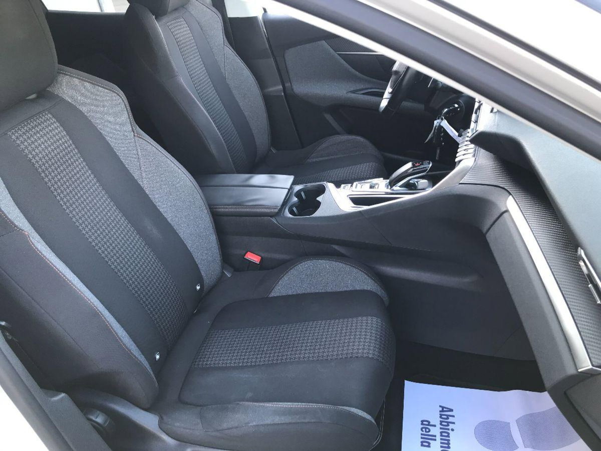 Peugeot 3008 BlueHDi 120 EAT6 S&S Active (19)