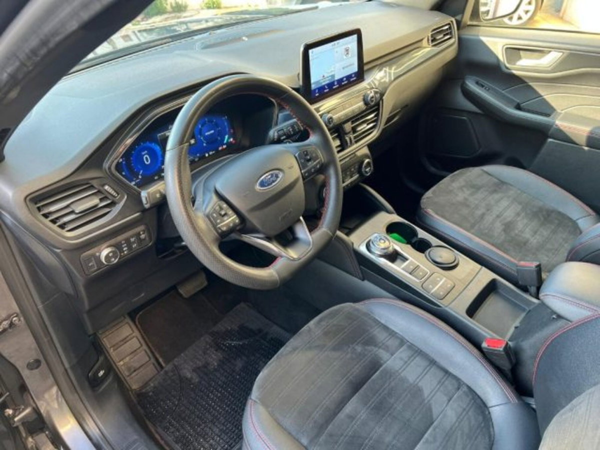 Ford Kuga 1.5 EcoBlue 120 CV 2WD ST-Line (10)