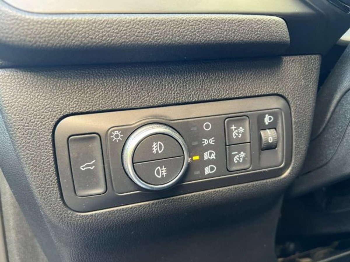 Ford Kuga 1.5 EcoBlue 120 CV 2WD ST-Line (20)