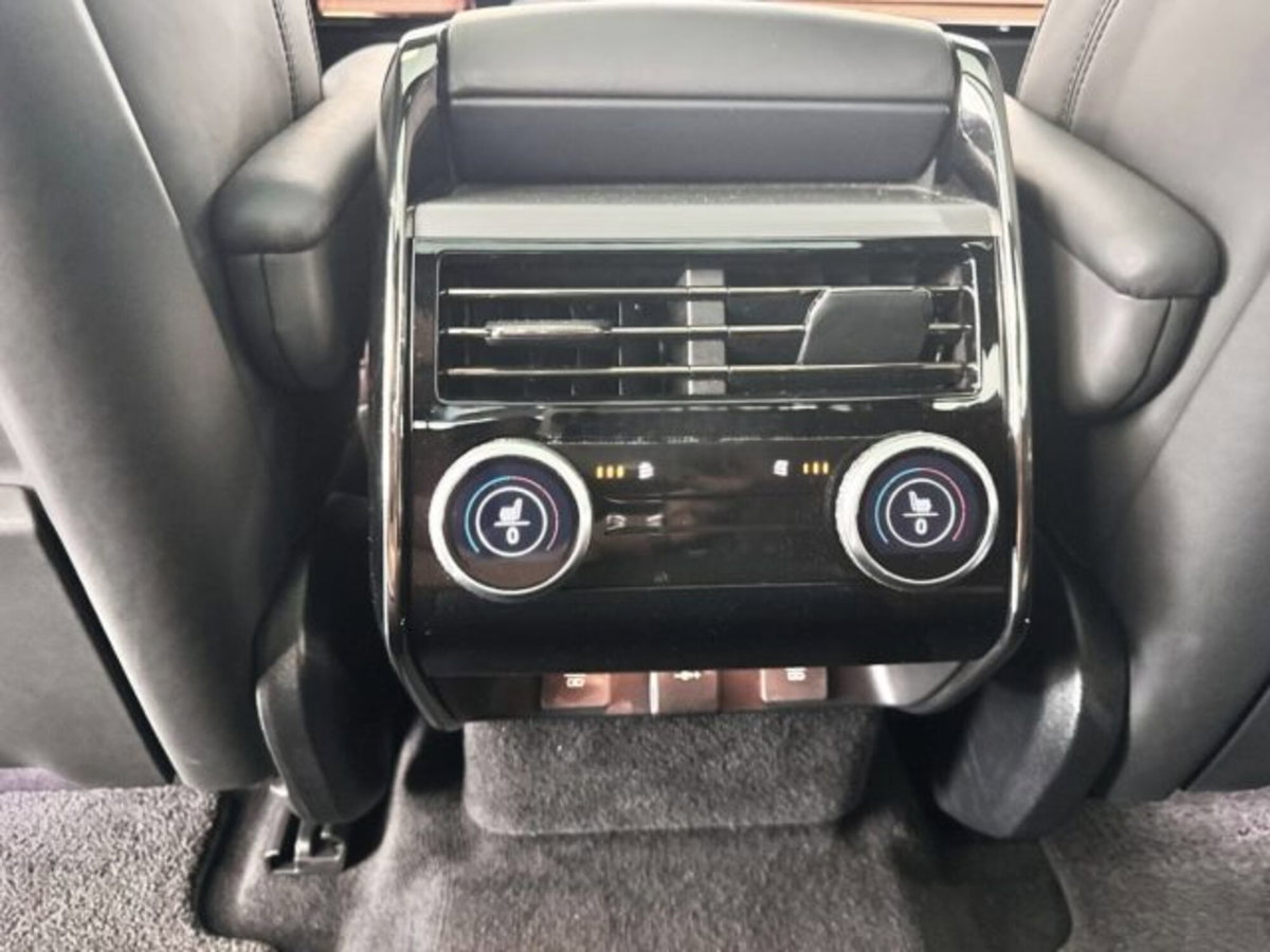 Land Rover Range Rover Sport 3.0D l6 249 CV HSE Dynamic Stealth (17)
