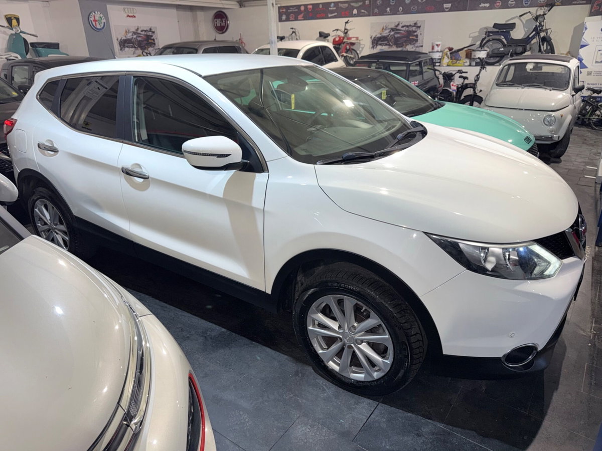 Nissan Qashqai 1.5 dCi Tekna (3)