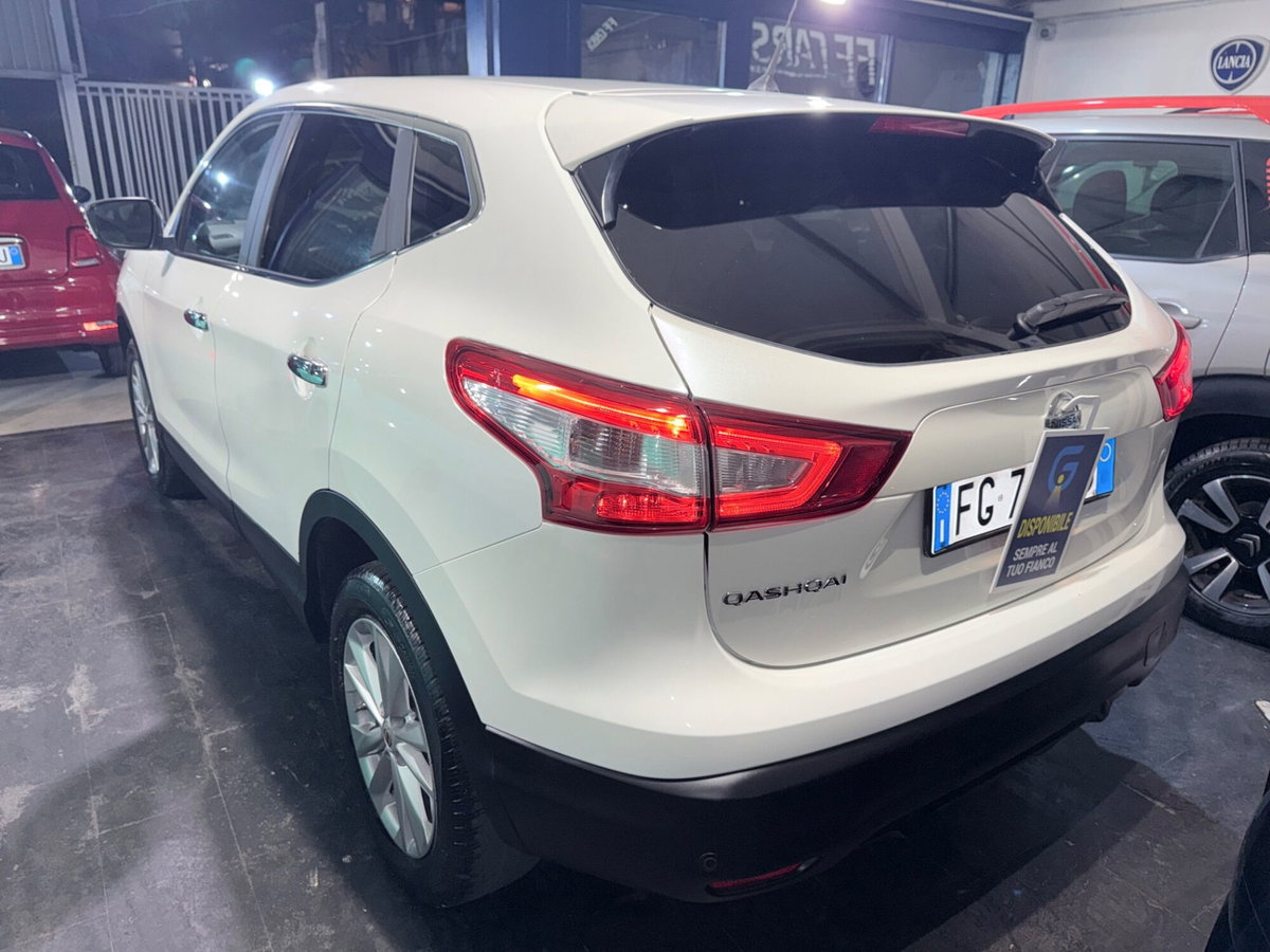 Nissan Qashqai 1.5 dCi Tekna (4)