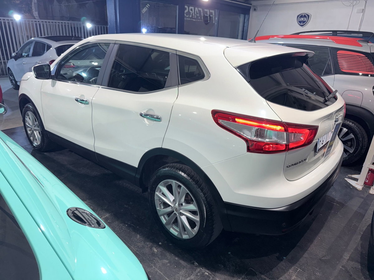 Nissan Qashqai 1.5 dCi Tekna (6)