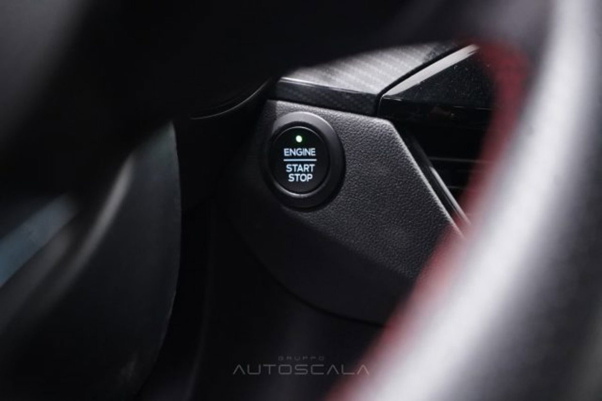Ford Kuga 2.0 EcoBlue 120 CV aut. 2WD ST-Line X (18)