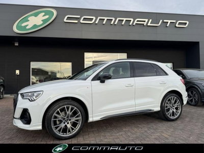 Audi Q3 35 2.0 tdi Identity Black s-tronic usata