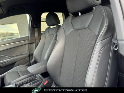 Audi Q3 35 2.0 tdi Identity Black s-tronic (11)