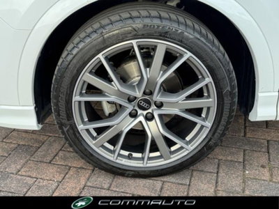 Audi Q3 35 2.0 tdi Identity Black s-tronic (7)