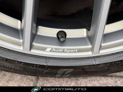Audi Q3 35 2.0 tdi Identity Black s-tronic (9)
