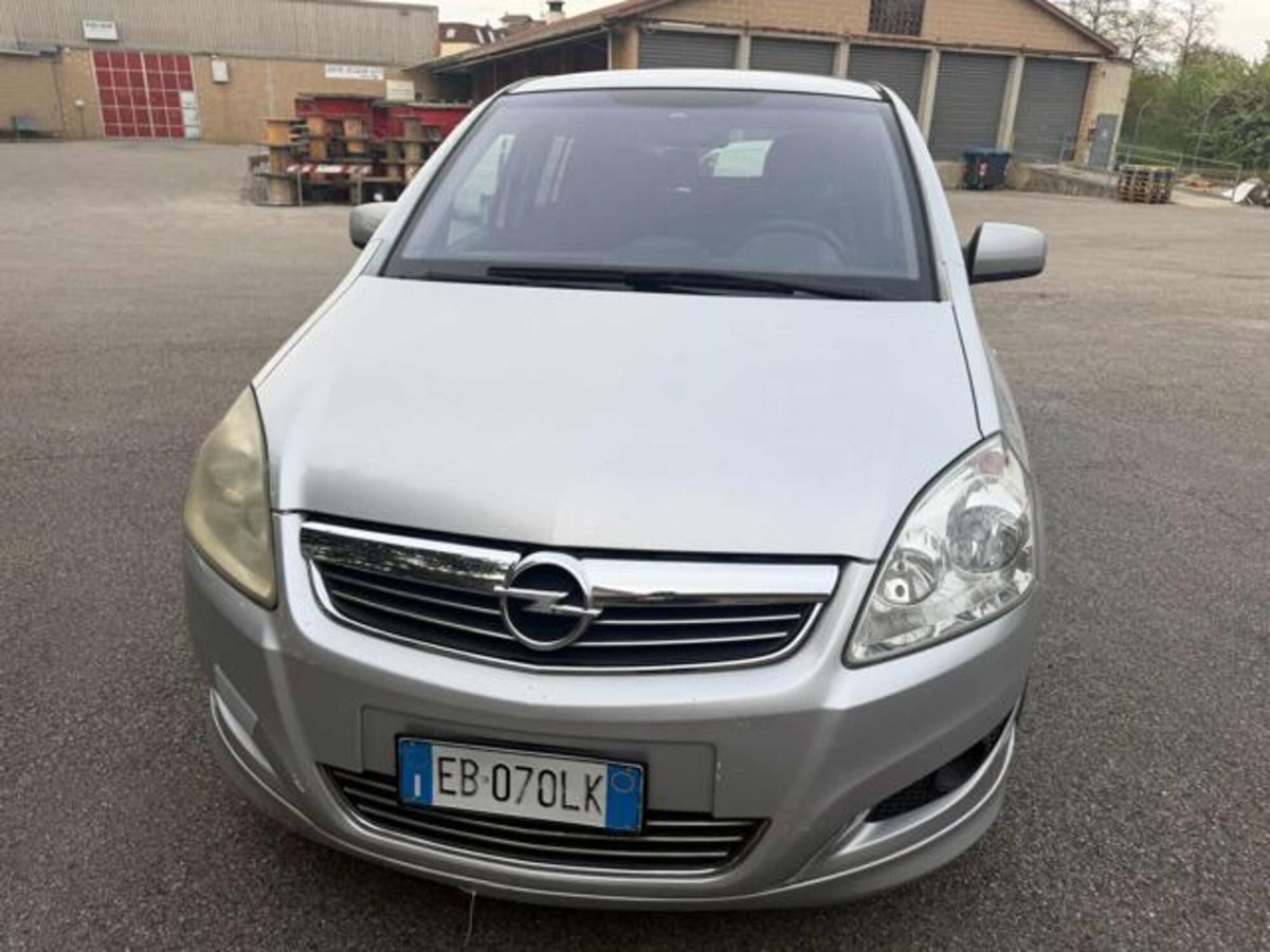 Opel Zafira 1.9 16V CDTI 150CV aut. Cosmo (13)