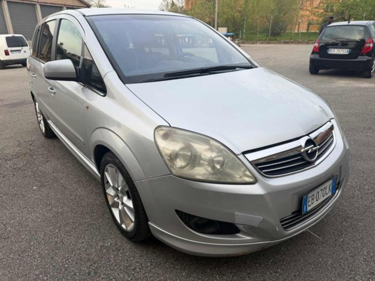 Opel Zafira 1.9 16V CDTI 150CV aut. Cosmo (14)