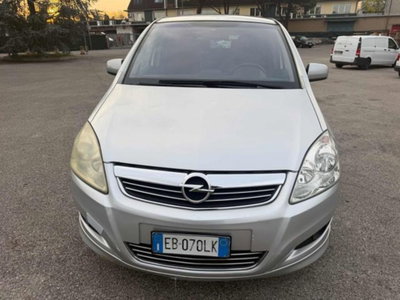 Opel Zafira 1.9 16V CDTI 150CV aut. Cosmo (2)