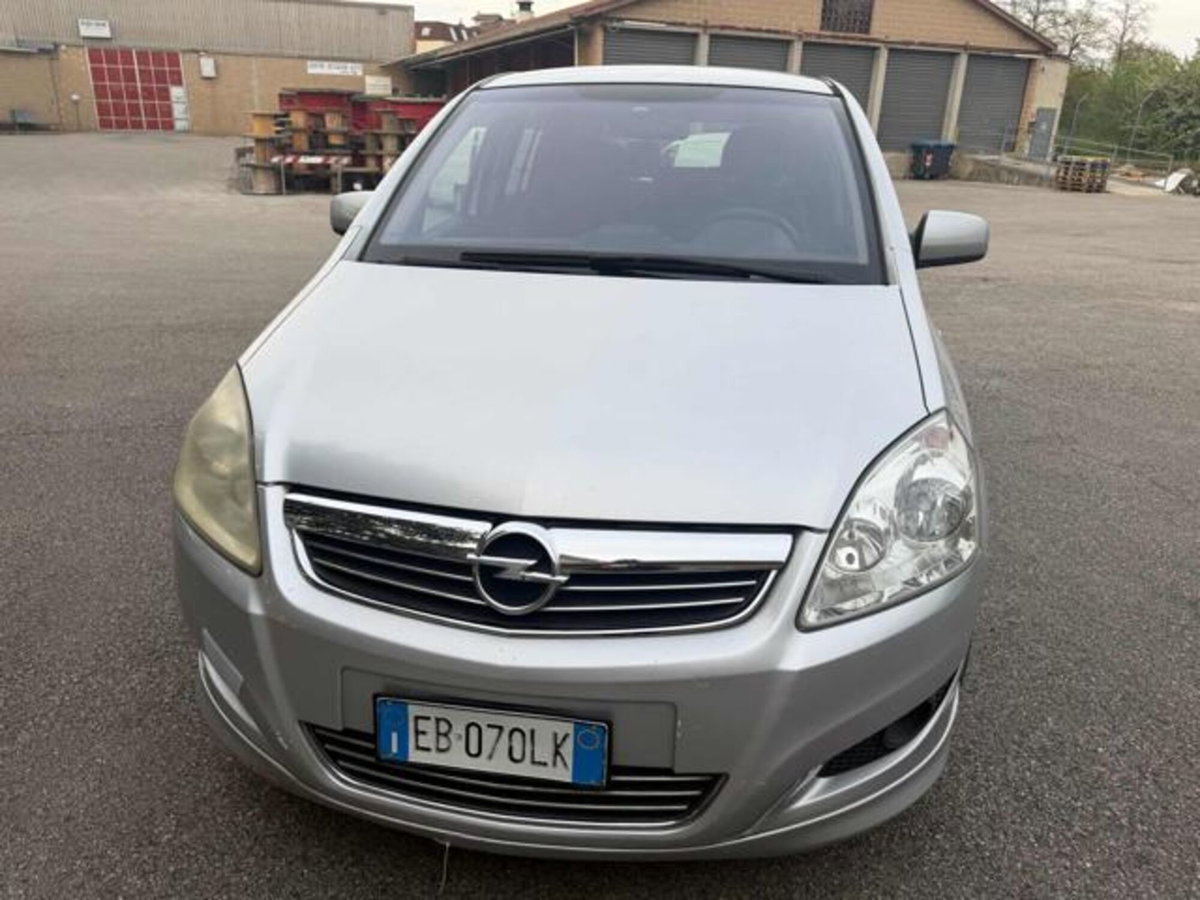 Opel Zafira 1.9 16V CDTI 150CV aut. Cosmo (20)