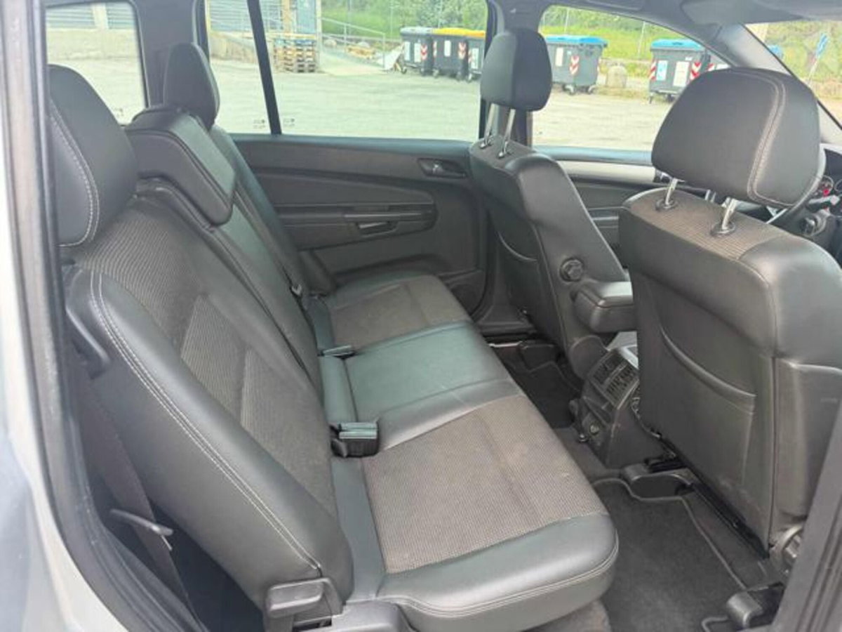 Opel Zafira 1.9 16V CDTI 150CV aut. Cosmo (6)