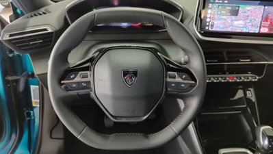 Peugeot 2008 PureTech 100 S&S Allure (9)