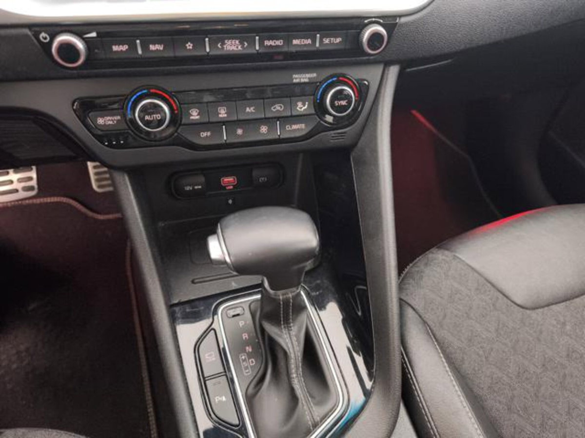 Kia Niro 1.6 GDi DCT HEV Evolution (17)