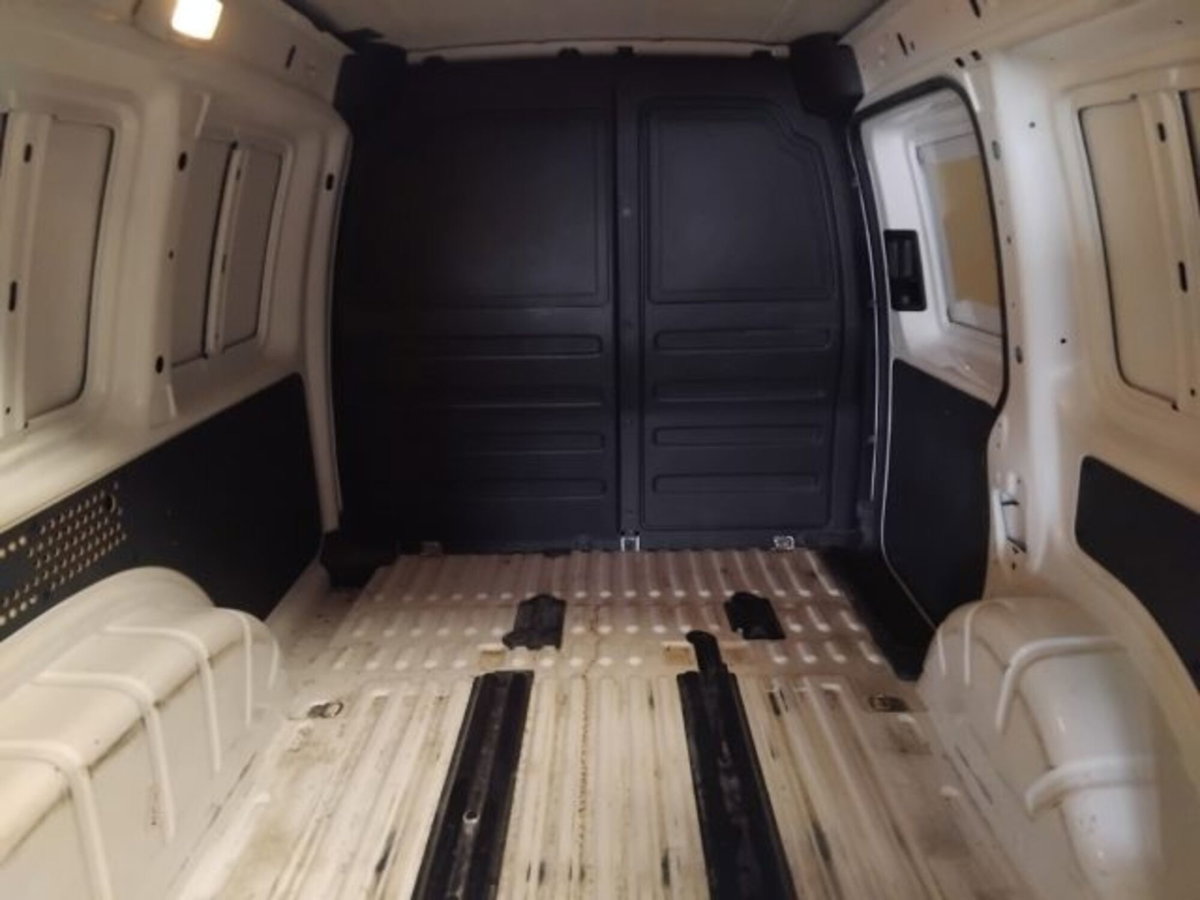 Volkswagen Caddy 1.4 TGI Trendline (6)