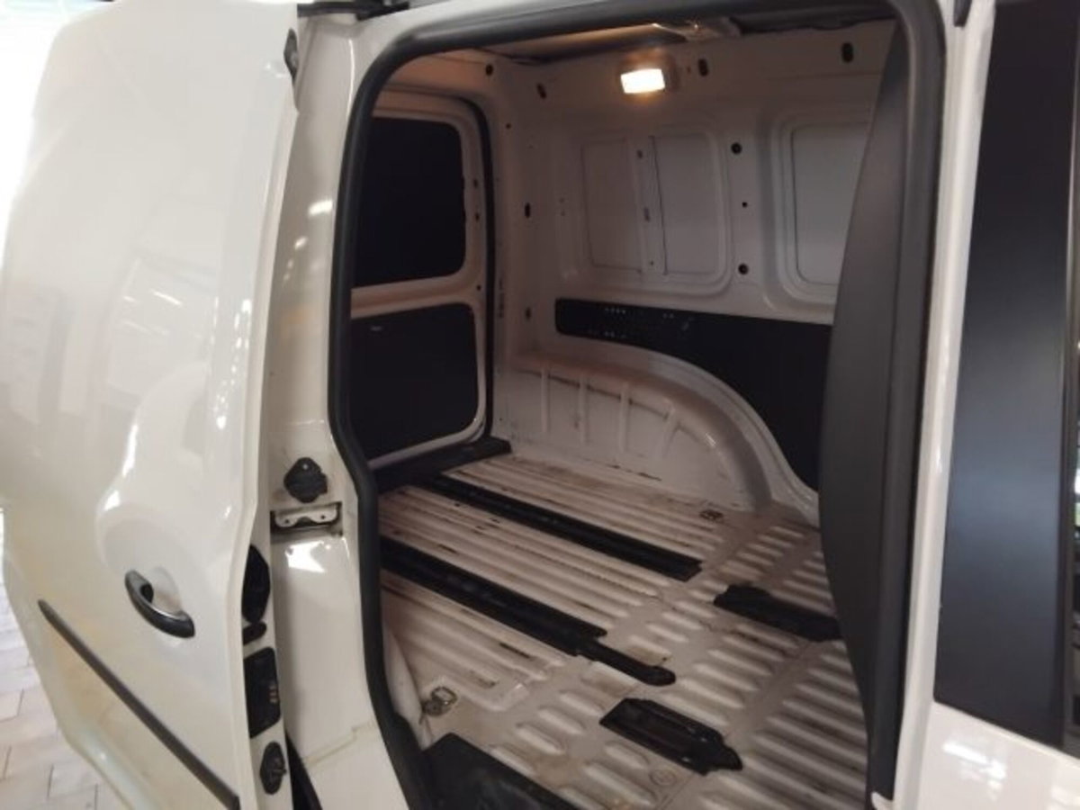 Volkswagen Caddy 1.4 TGI Trendline (8)