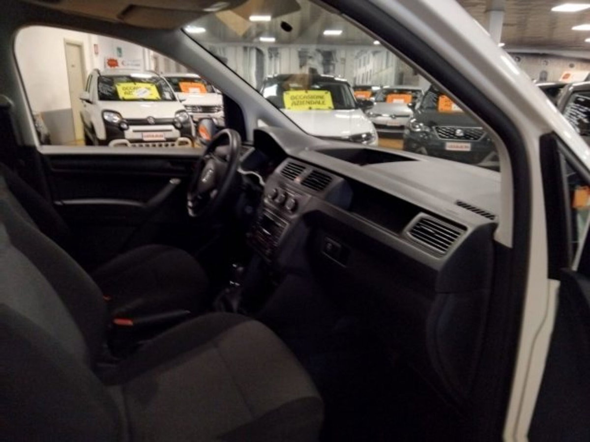 Volkswagen Caddy 1.4 TGI Trendline (9)