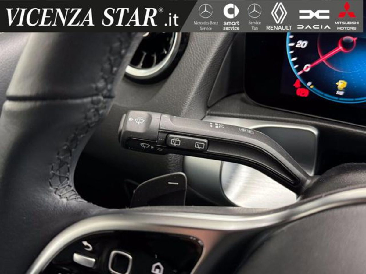 Mercedes-Benz GLB 180 d Automatic Sport (17)