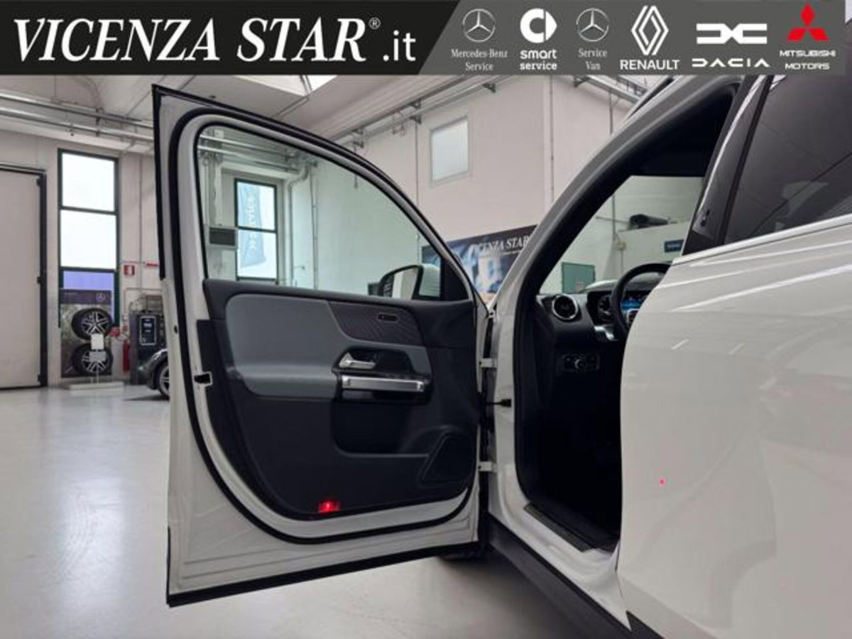 Mercedes-Benz GLB 180 d Automatic Sport (20)