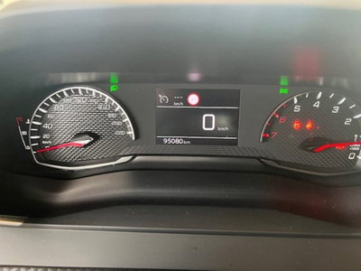 Peugeot 2008 BlueHDi 110 S&S Active Pack (12)