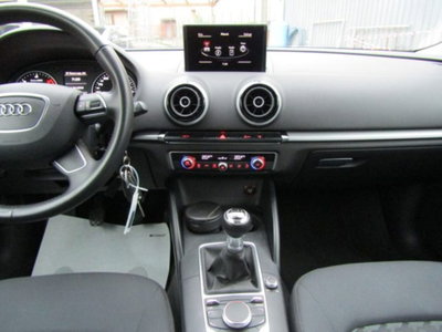 Audi A3 1.6 TDI Young (16)